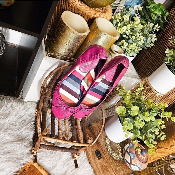 Coach Jelly Raspberry Patent Leather Ballet Flats. - Picture 11 of 15